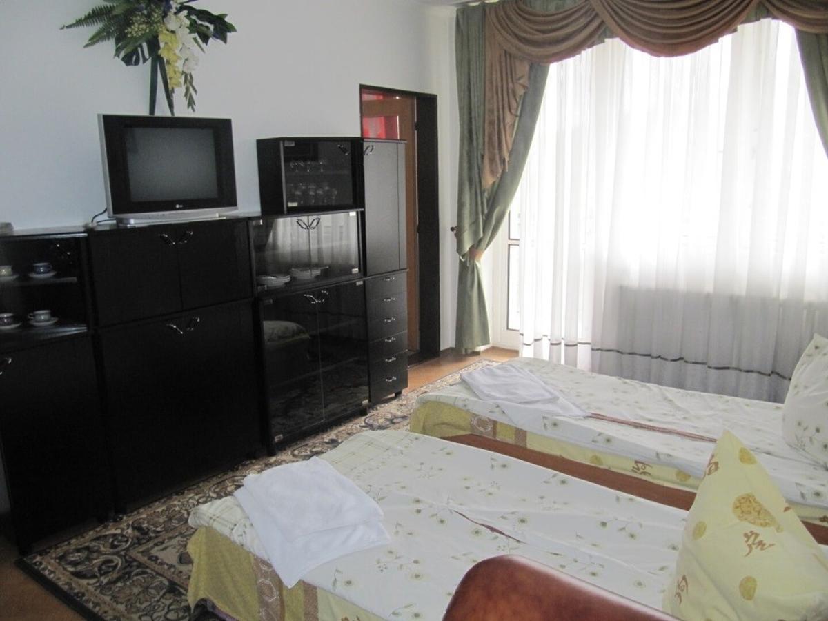 Karpaty Hotel Iaremcea Exterior foto