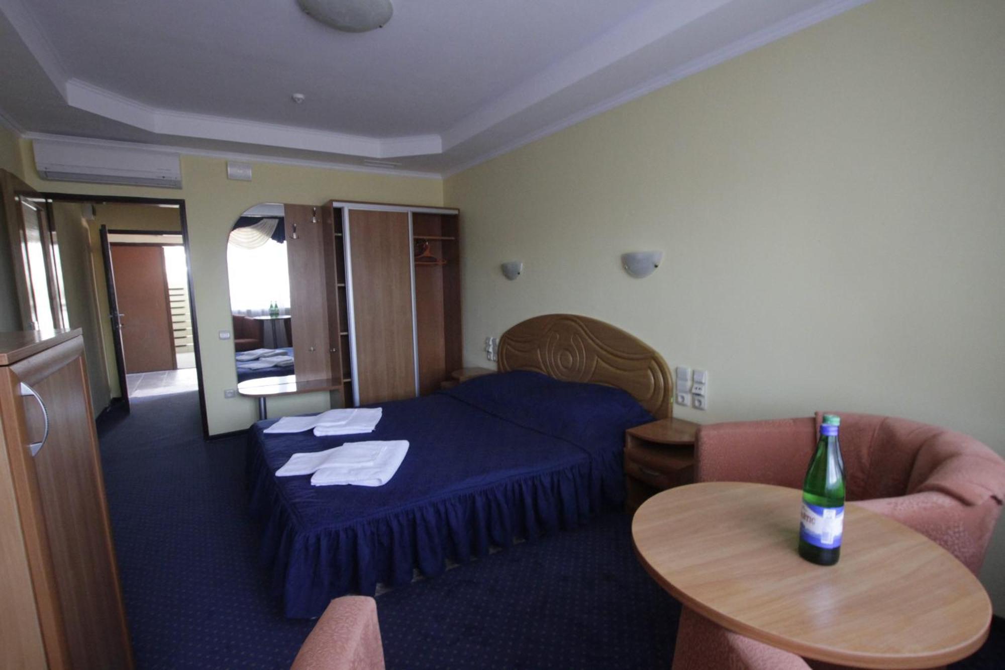 Karpaty Hotel Iaremcea Exterior foto